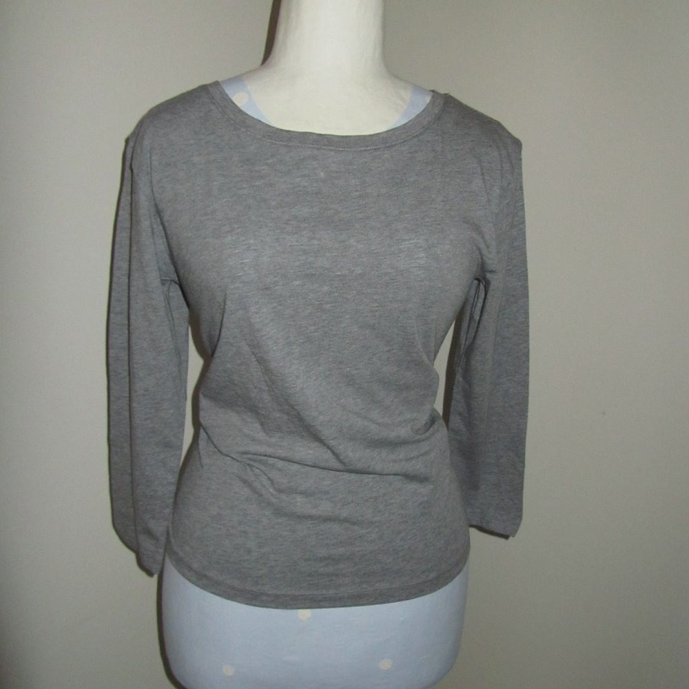 Women's J. CREW Gray 3/4 sleeve top. Size Small.  NWT.